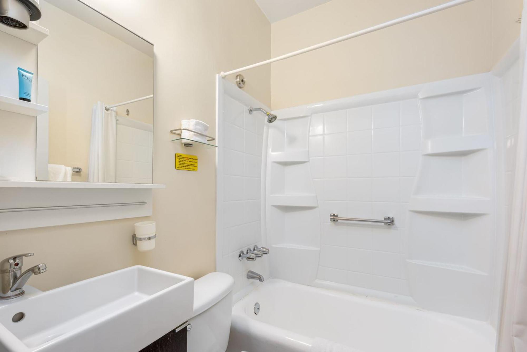 King Room,1558028662:JPEG