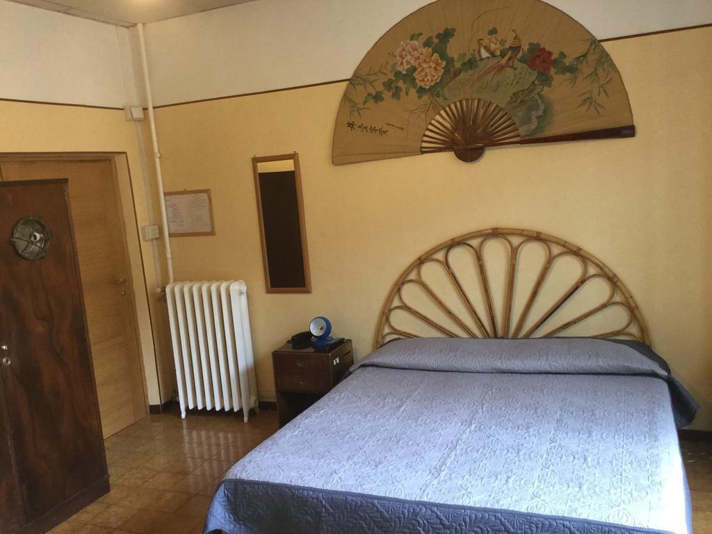 Quarto com Cama de Casal ou 2 de Solteiro