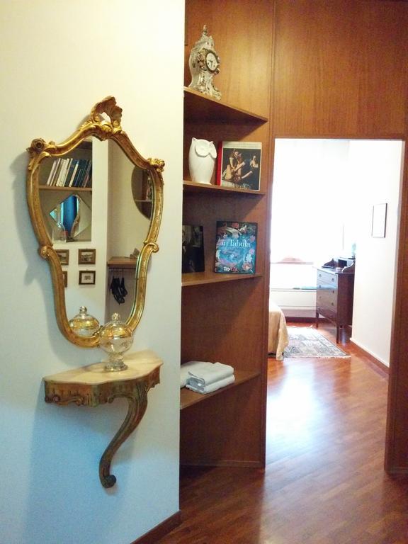 Camera Tripla