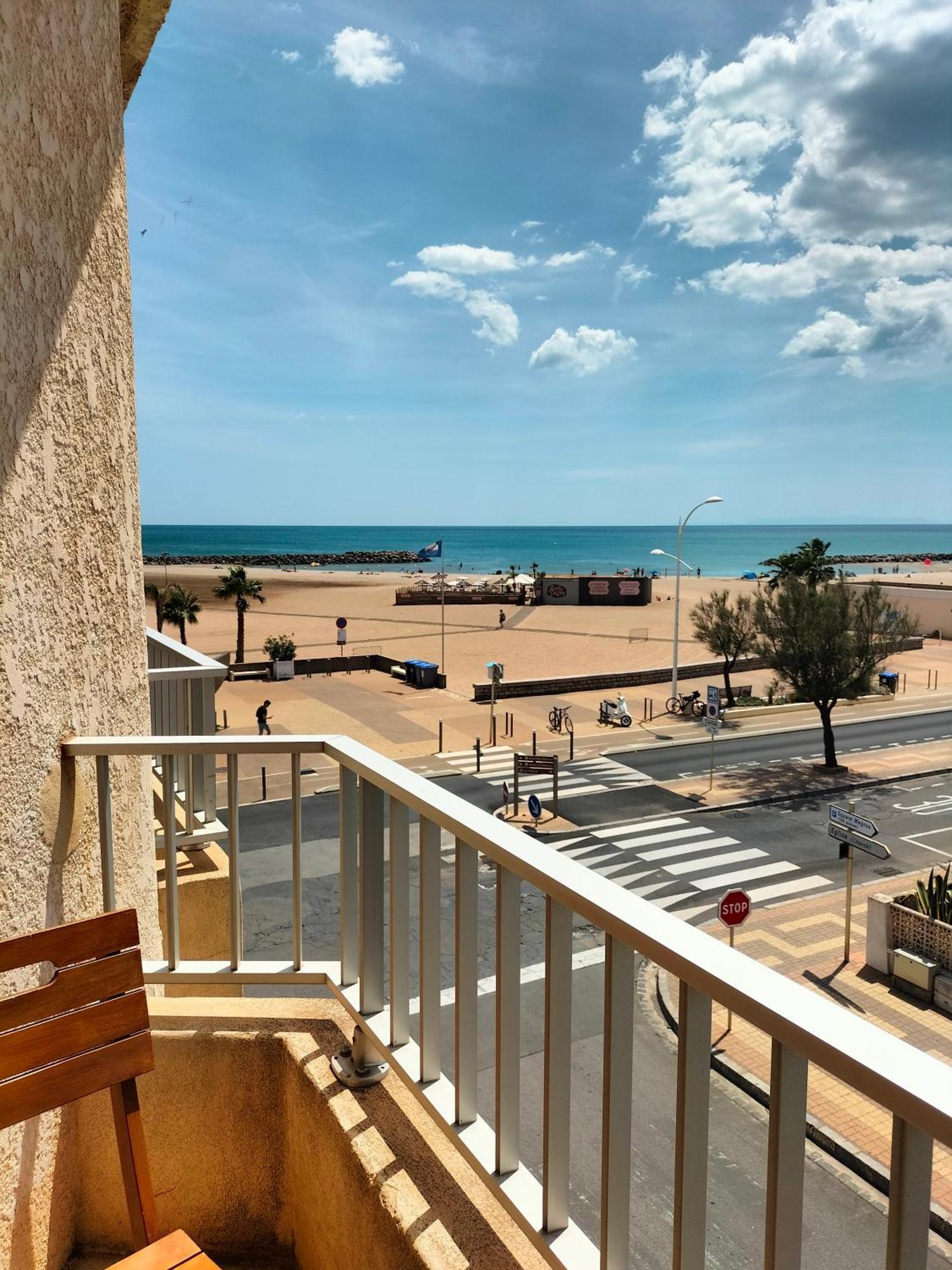 Double Room Balcony Sea Street View