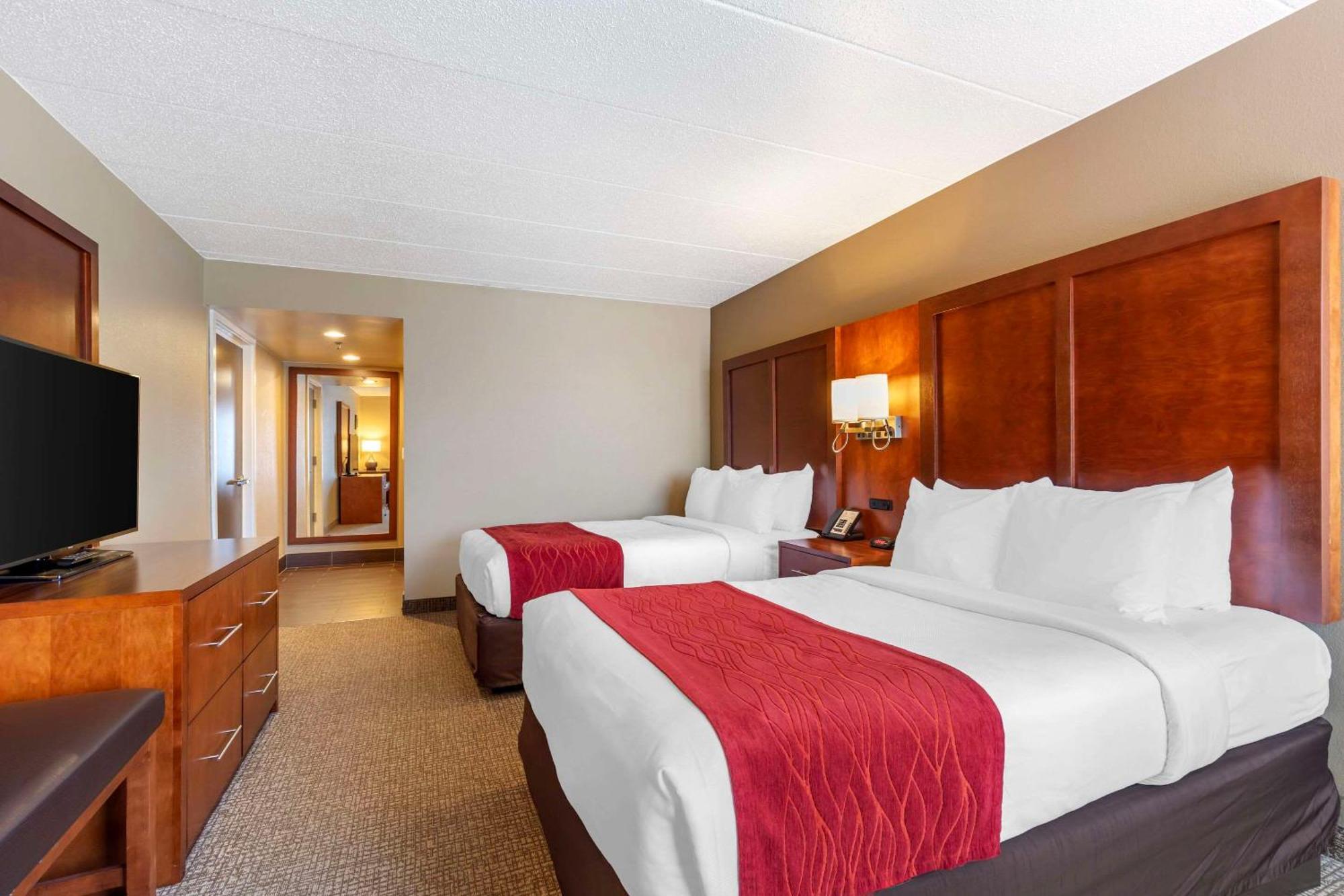 Double Suite Two Double Beds Accessible or Non-Smoking,1578406775:JPEG
