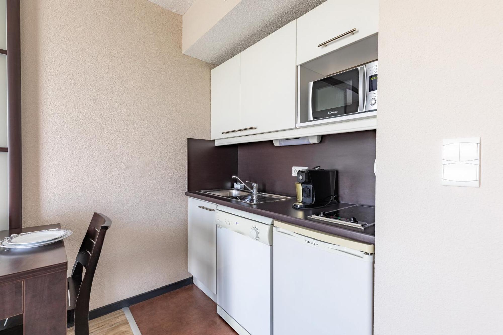 One Bedroom Apartment