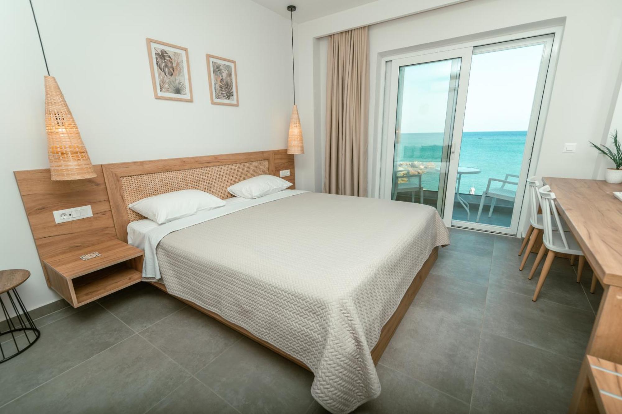 Deluxe Triple Room Sea View