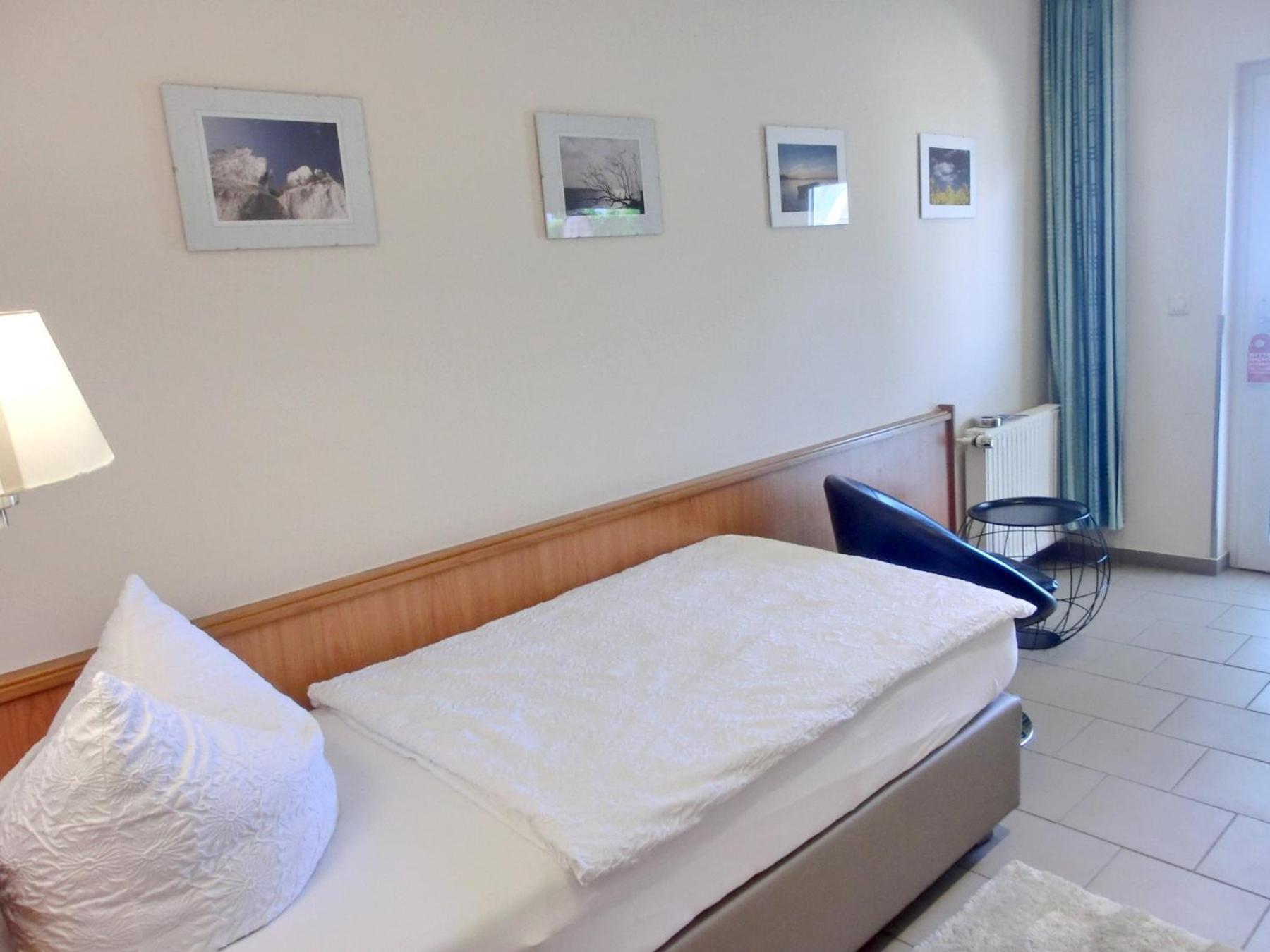 Single Room,1588047894:JPEG