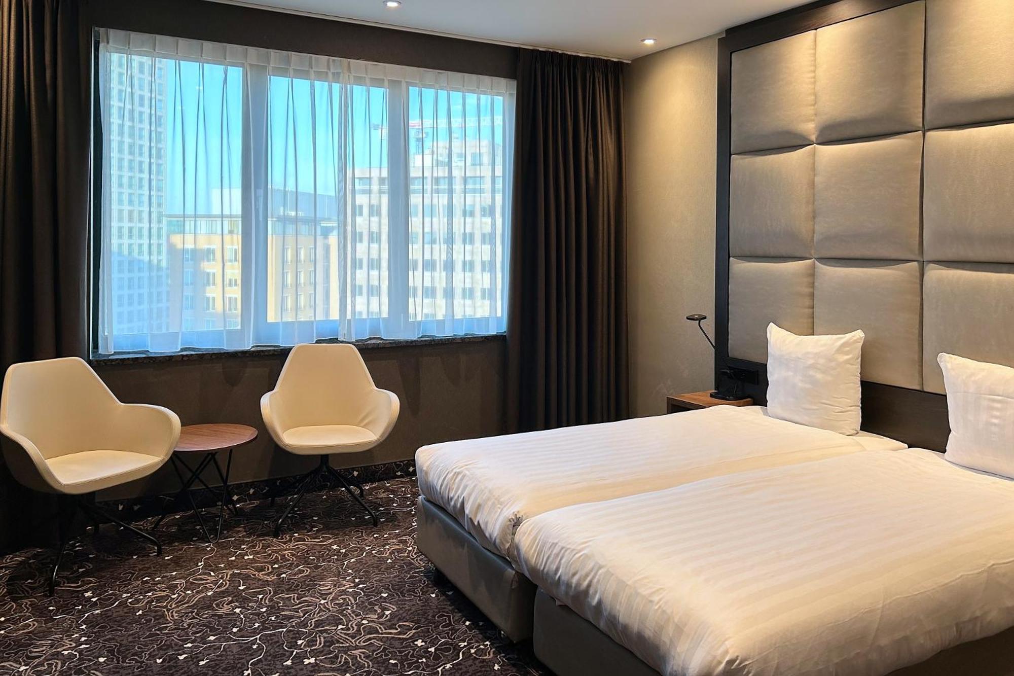 Twin Room,1588310215:JPEG