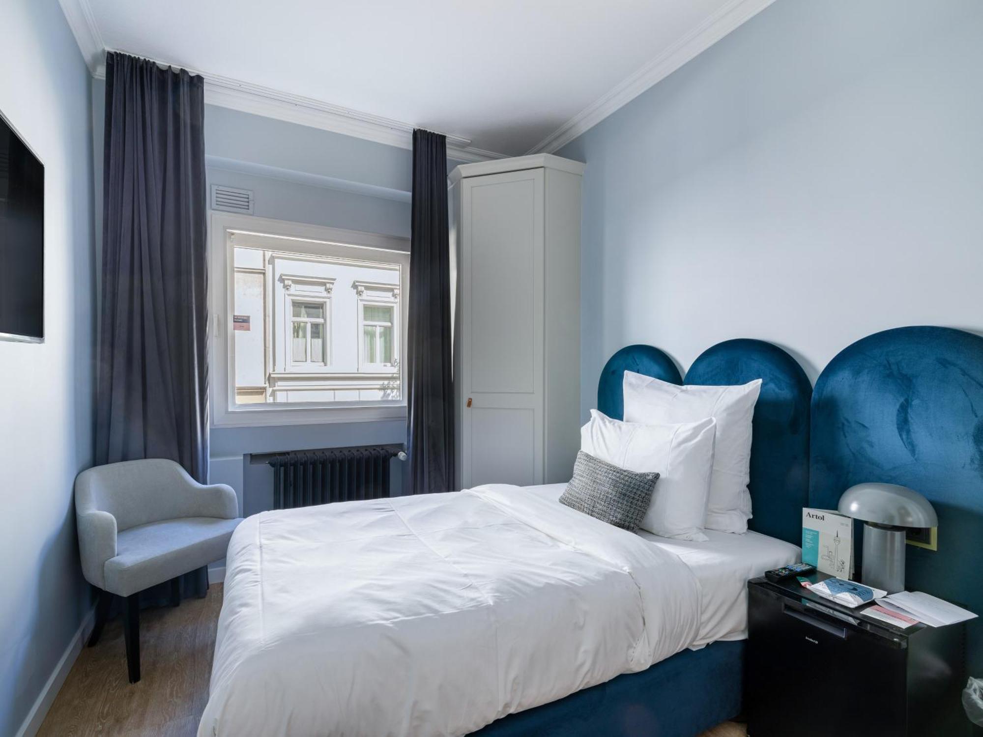 Small Room Single Bed