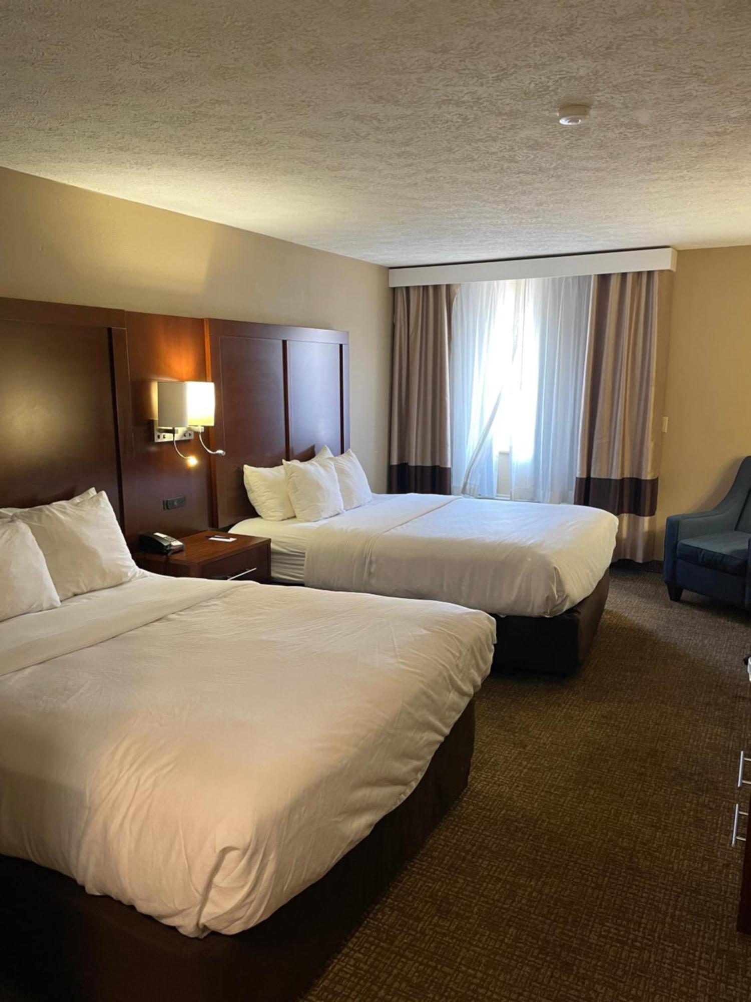 Queen Room with Two Queen Beds - Non-Smoking,1592072734:JPEG