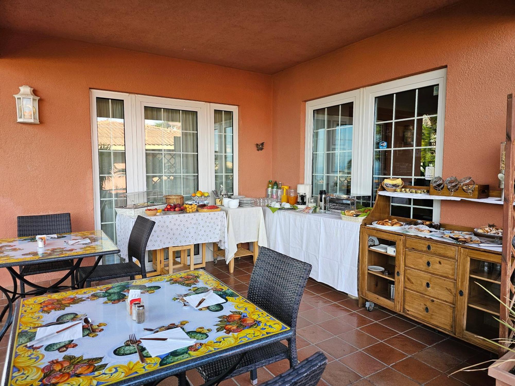 Double or Twin Room Garden View