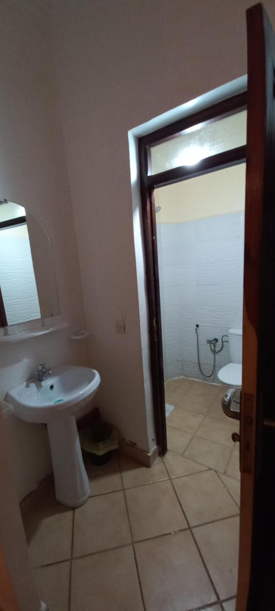 Family Room Private Bathroom
