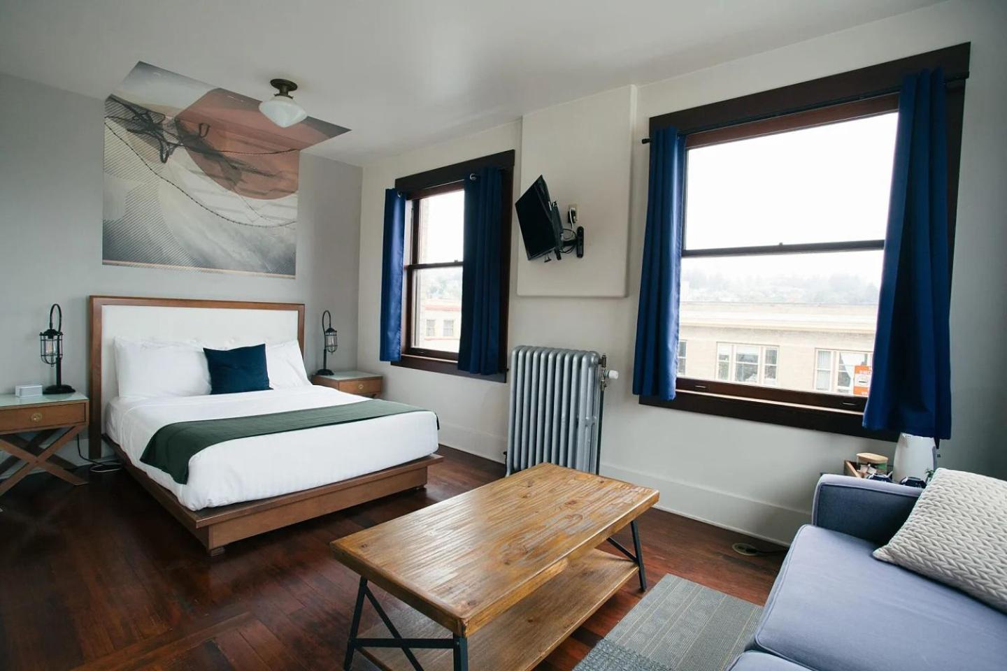 Standard Queen Room