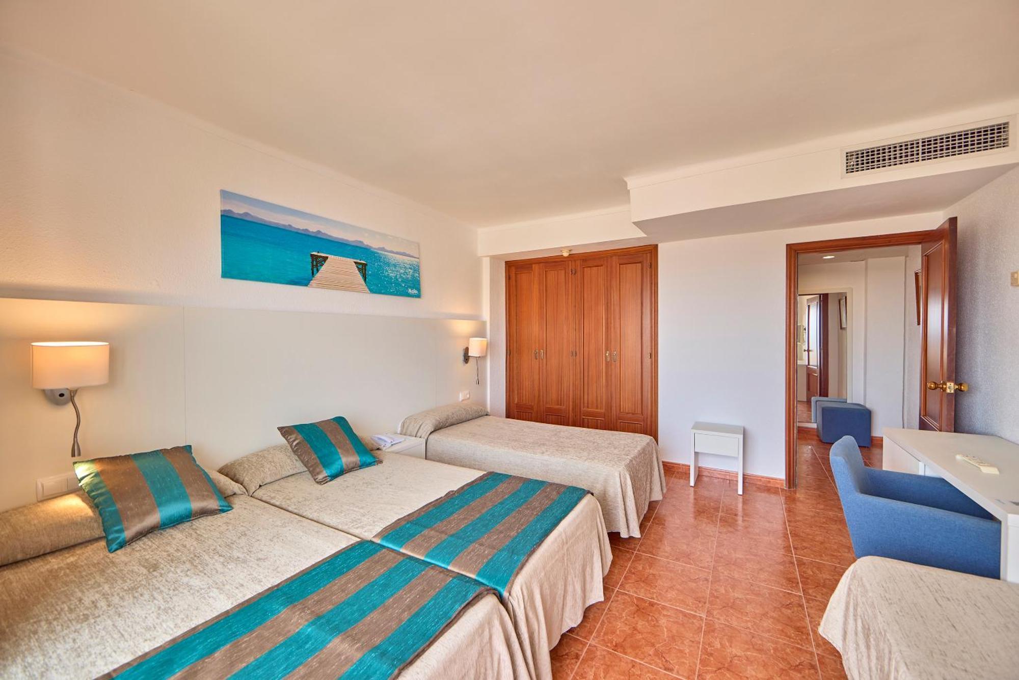 Standard Quadruple Room