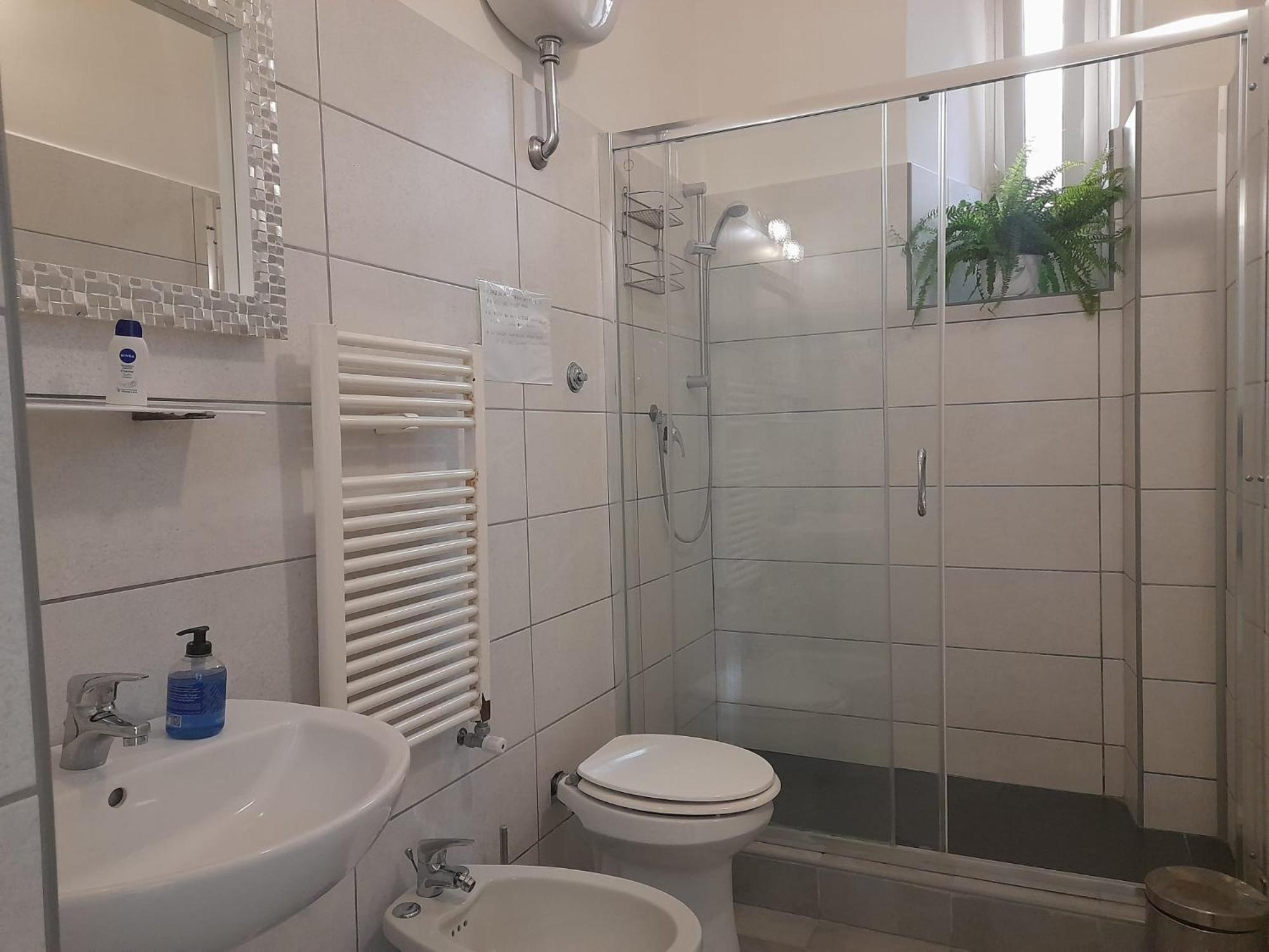 Camera Singola con Bagno in Comune