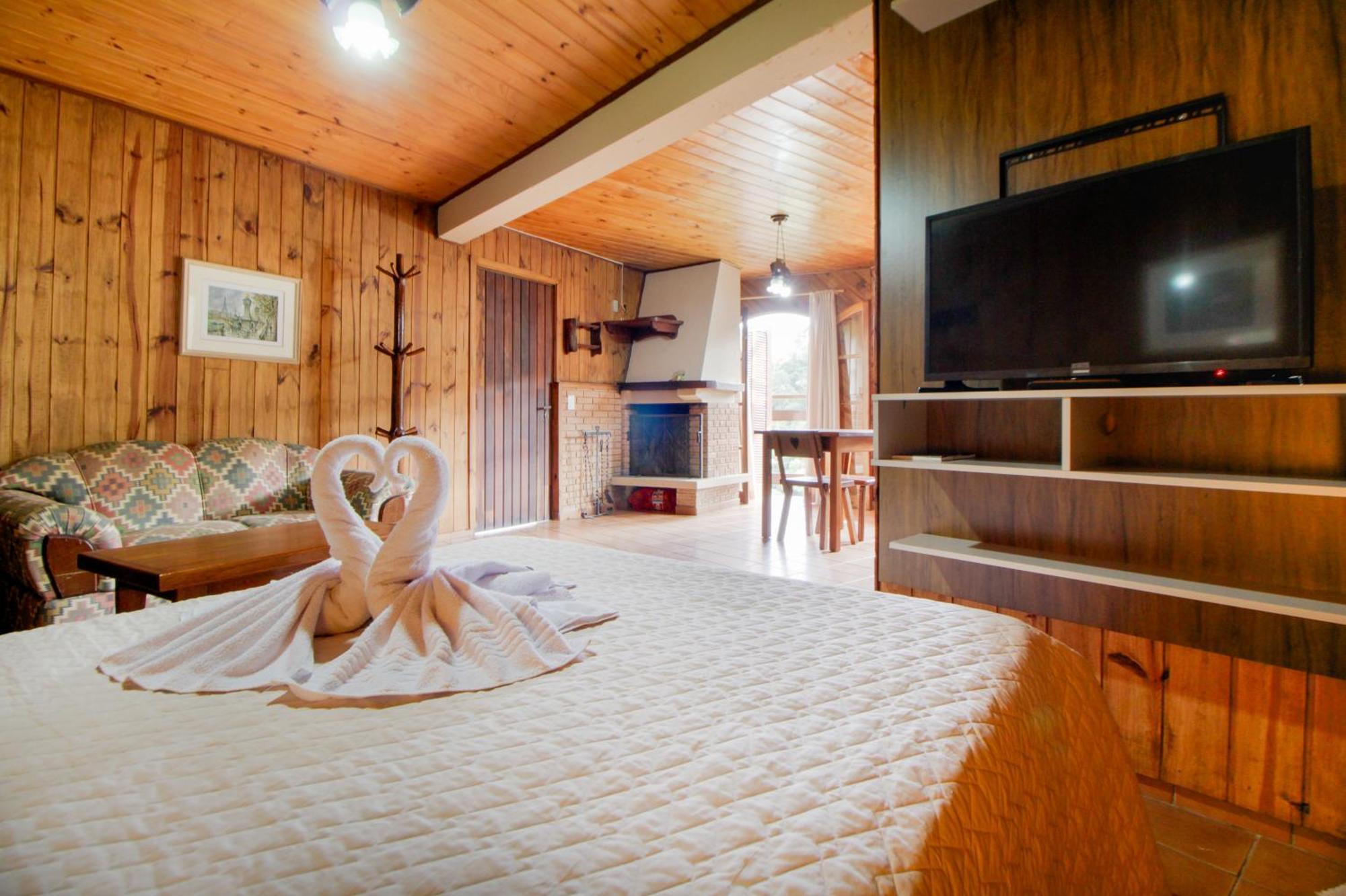 Suite Deluxe with Balcony,1596026251:JPEG