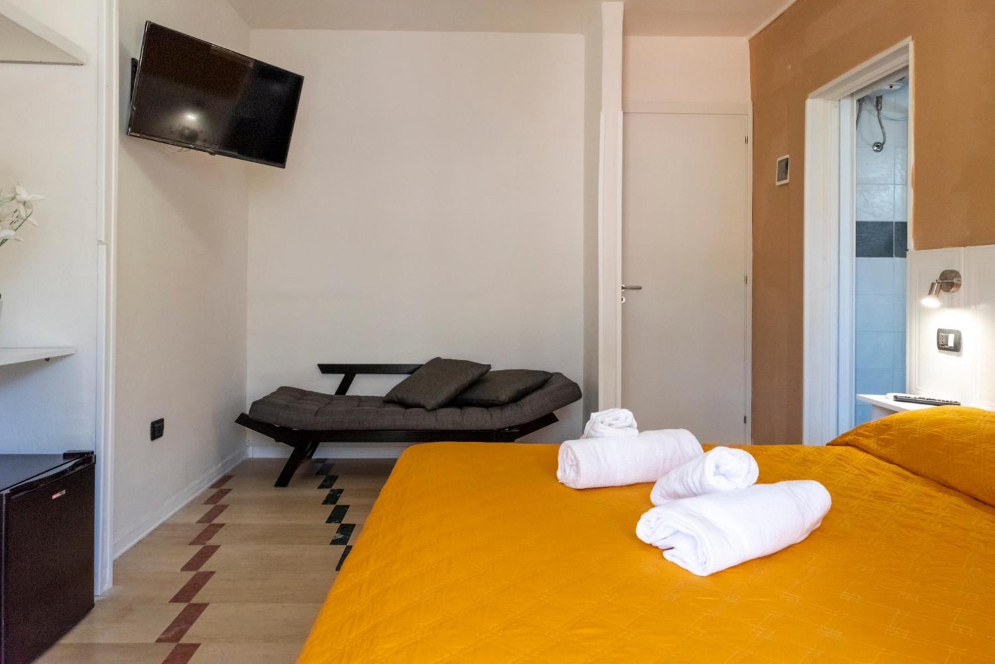 Chambre Double avec Balcon (2 Adultes + 1 Enfant)