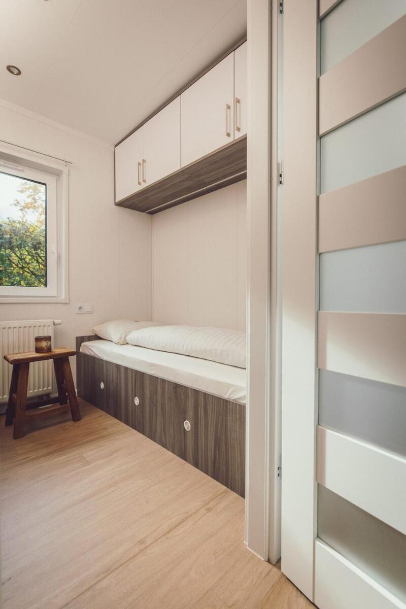 Holiday Home,1602350427:JPEG