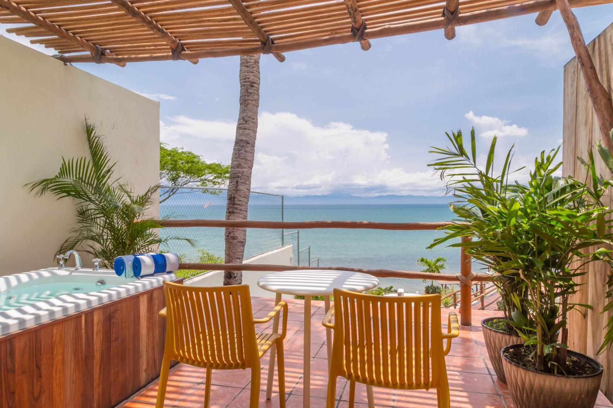 Deluxe Suite with Sea View