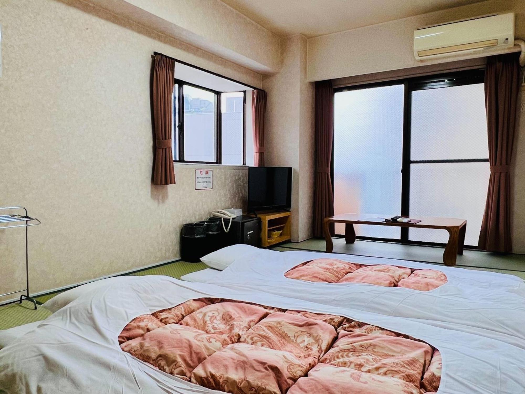 Japanese-Style Standard Twin Room Partial Sea View