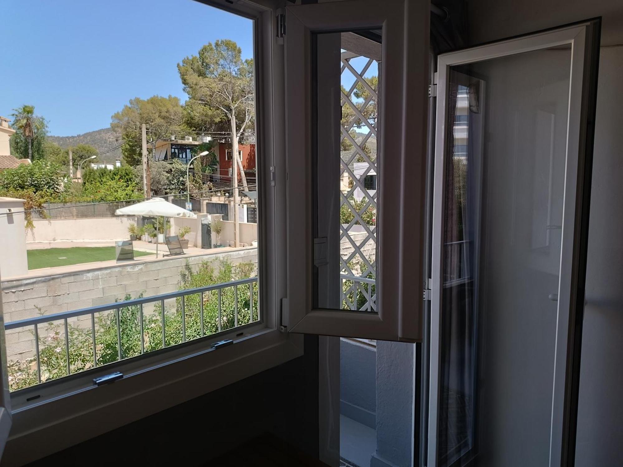 Single Room Balcony