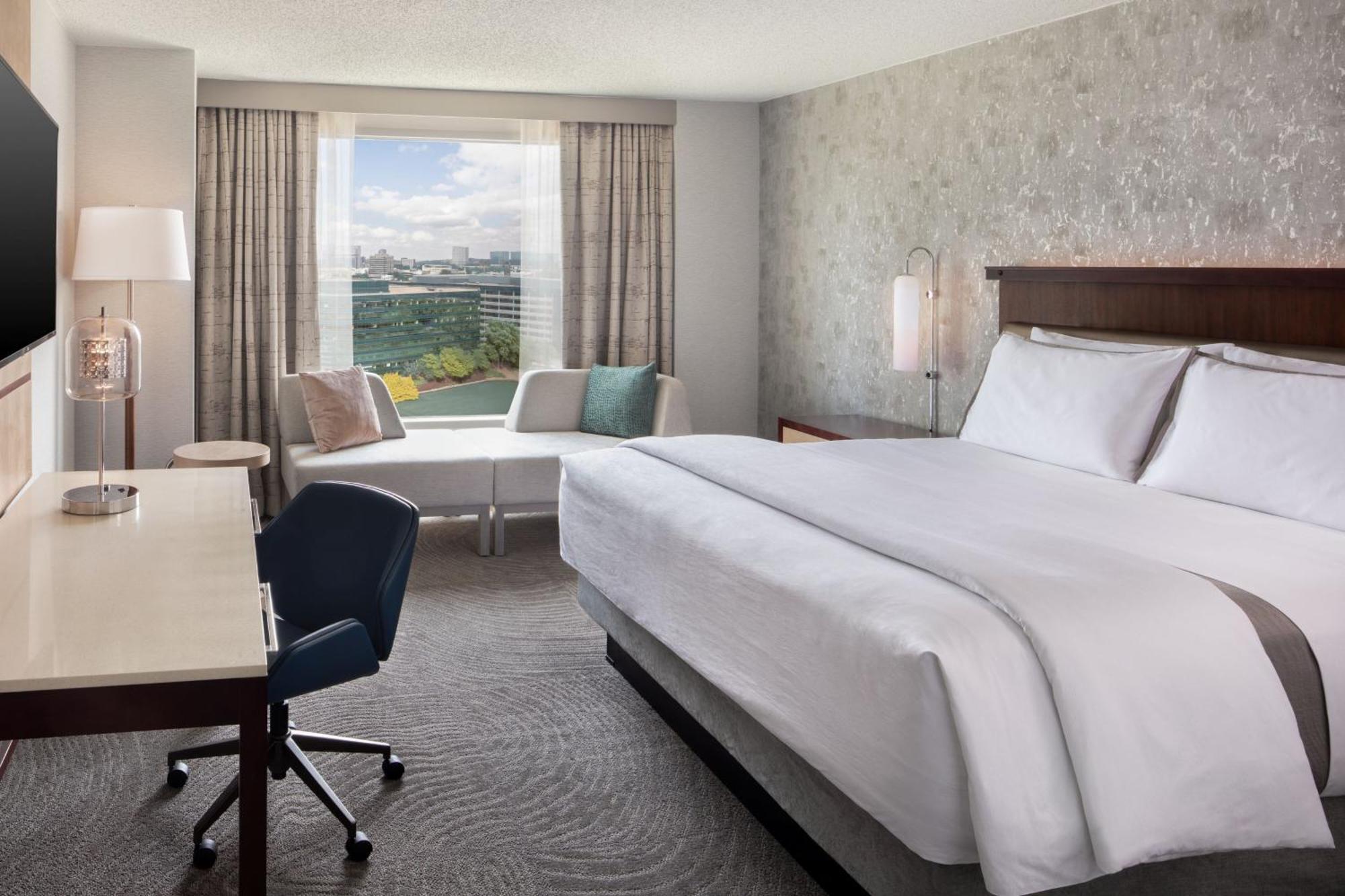 Guest room, 1 King, Lake view,1389981332:JPEG