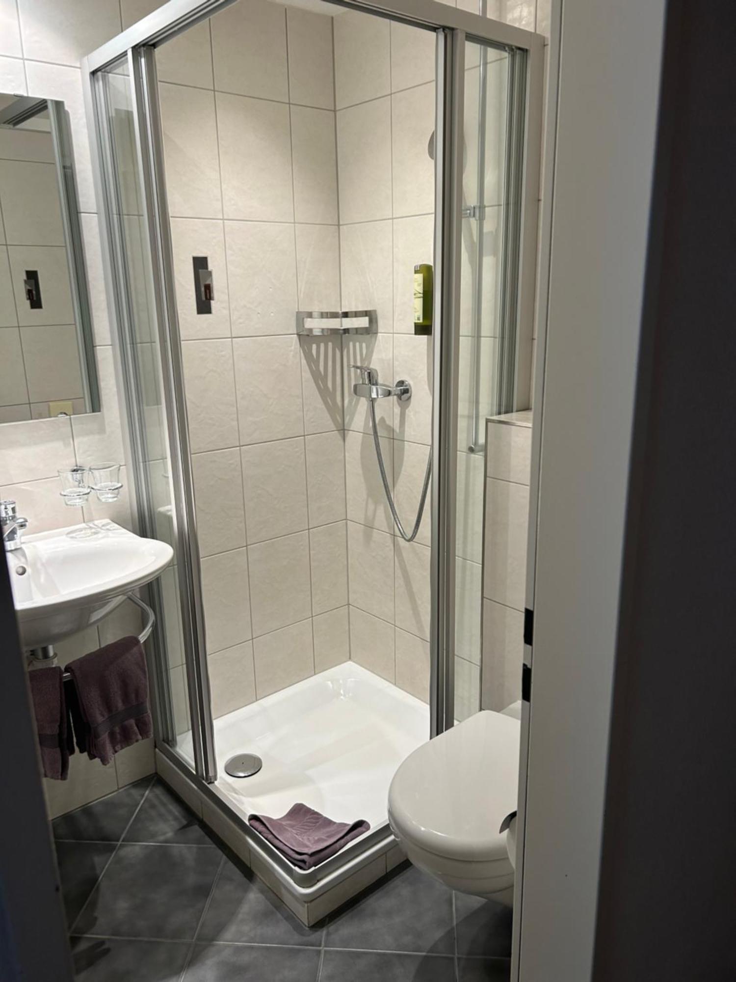 Small Budget Twin Room
