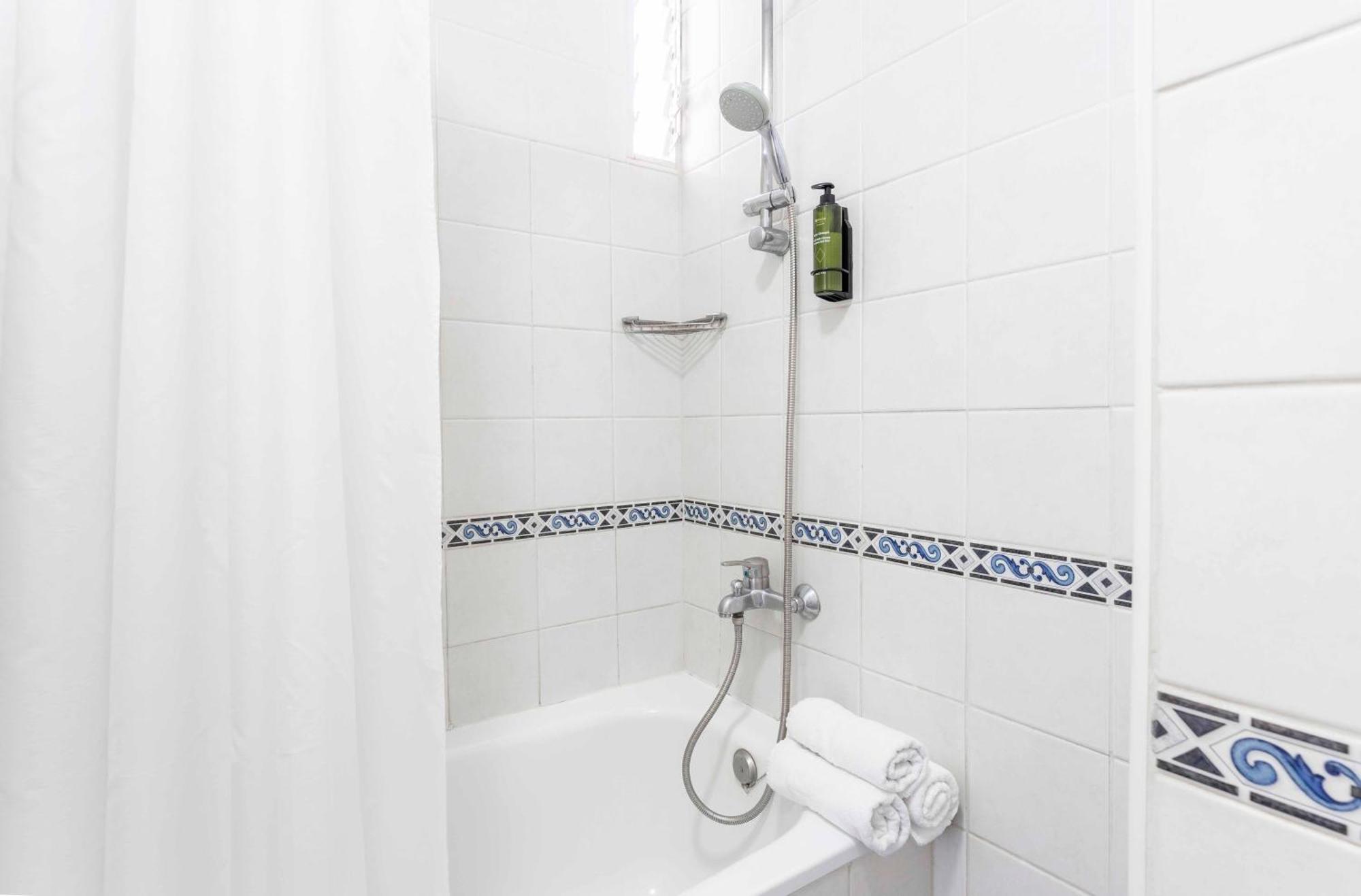 Two-Bedroom Apartment with Sea View,1615390111:JPEG