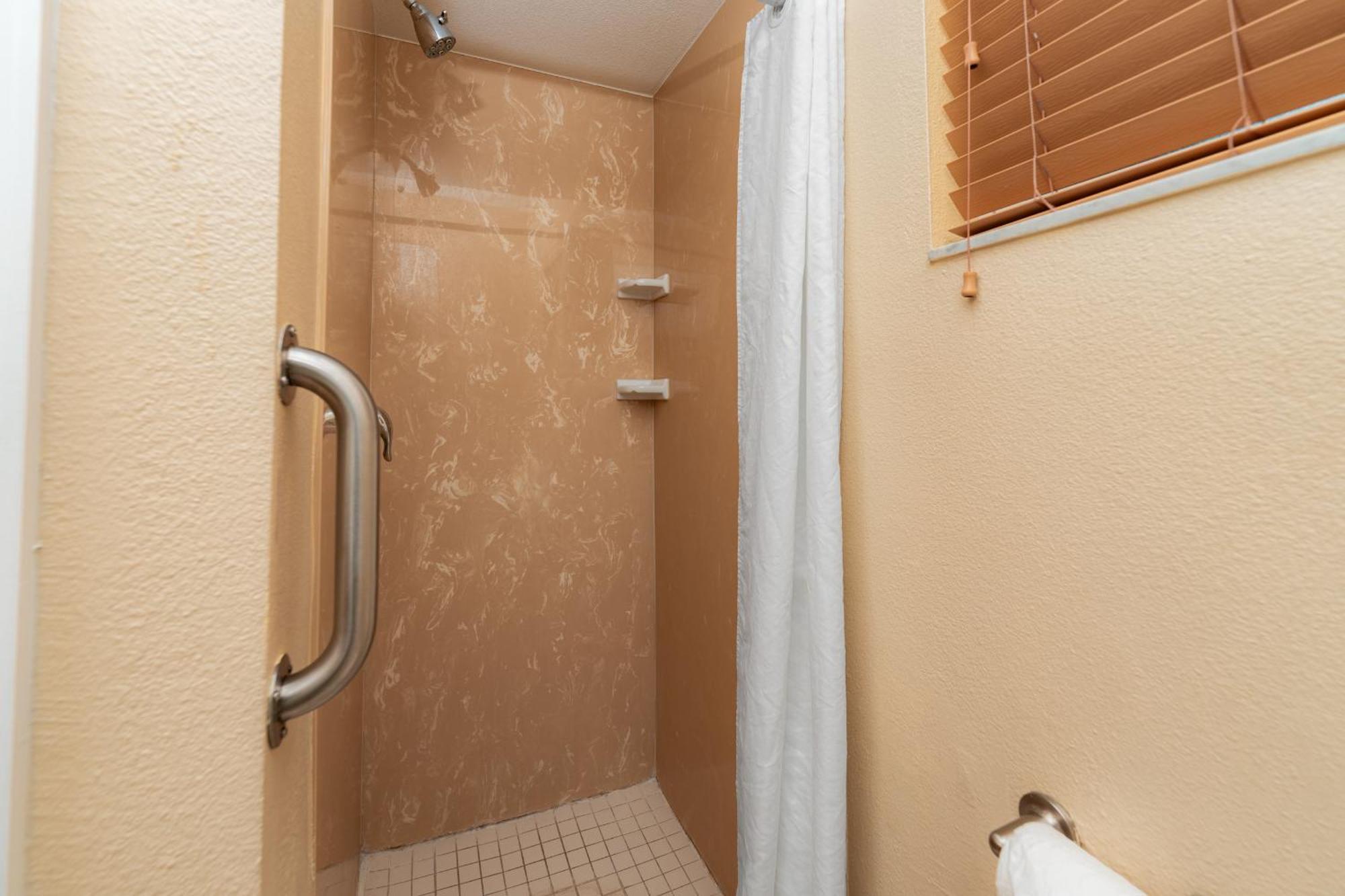 Two-Bedroom Suite,1619168719:JPEG