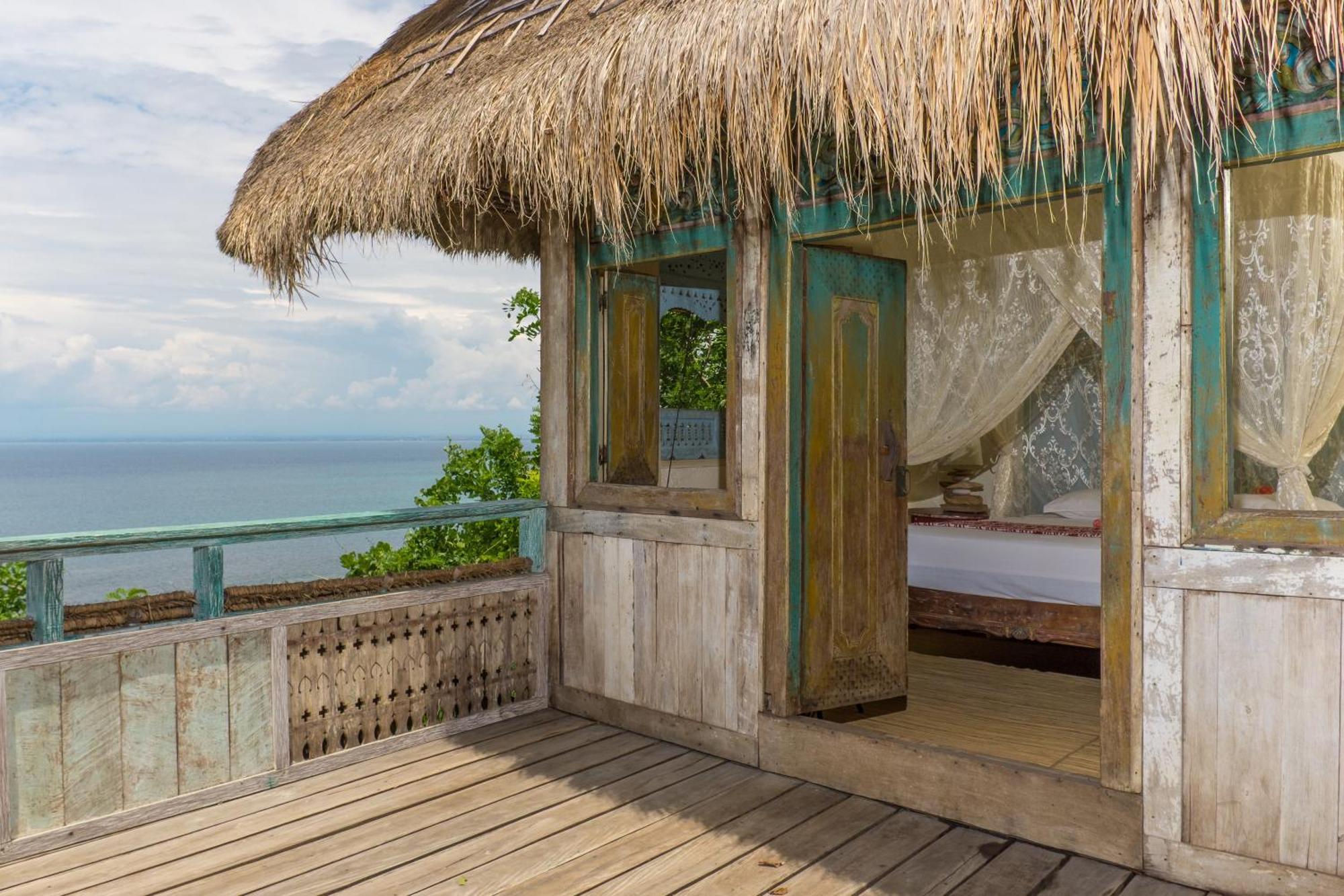 Quarto Duplo com Varanda e Vista do Mar
