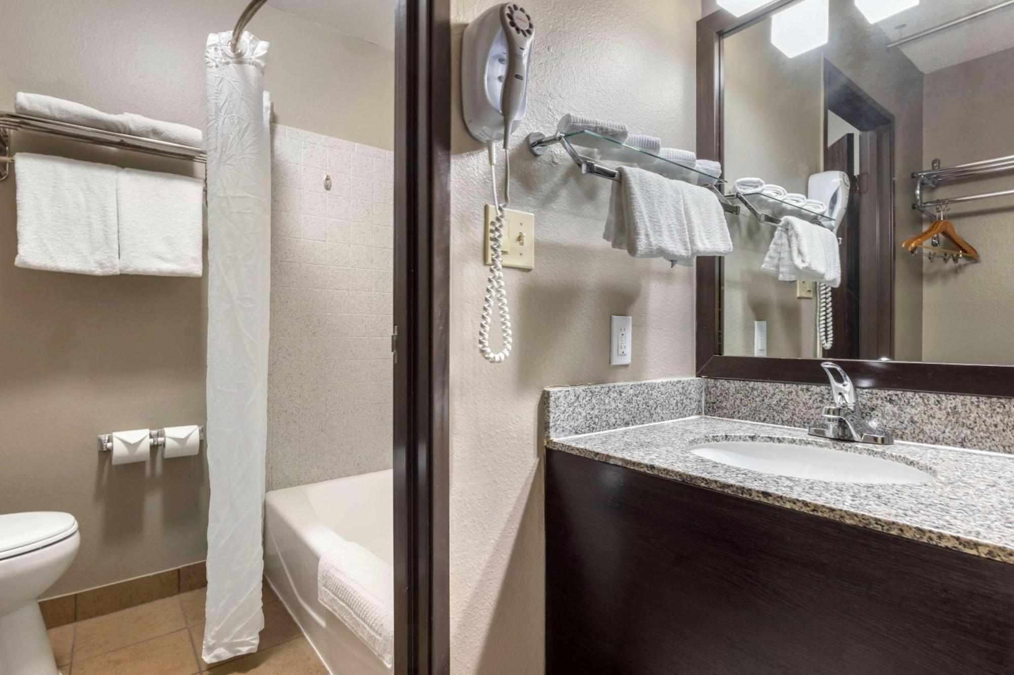 Habitación grande con cama extragrande y sofá cama - No fumadores