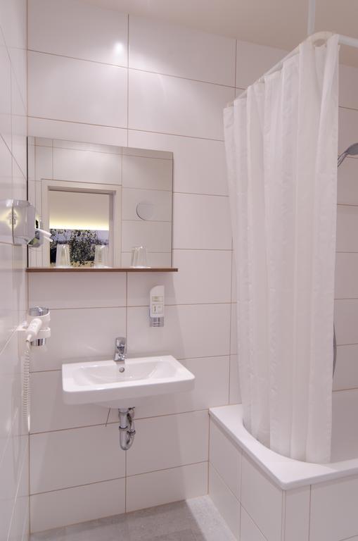 Triple Room,642177681:JPEG