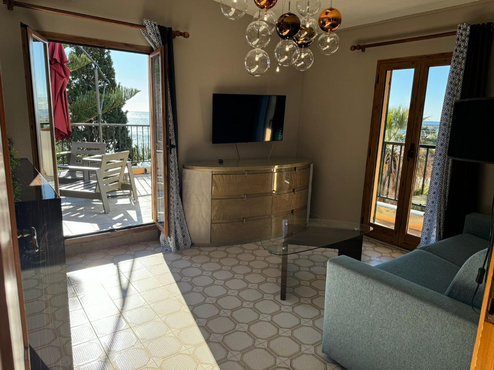 Two-Bedroom Apartment Terrace Sea View