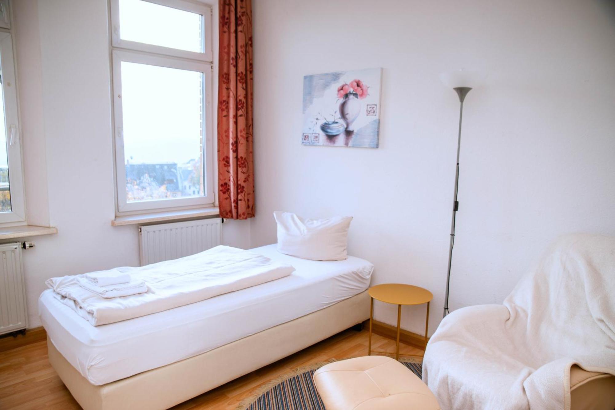 Standard Einzelzimmer mit Gemeinschaftsbad