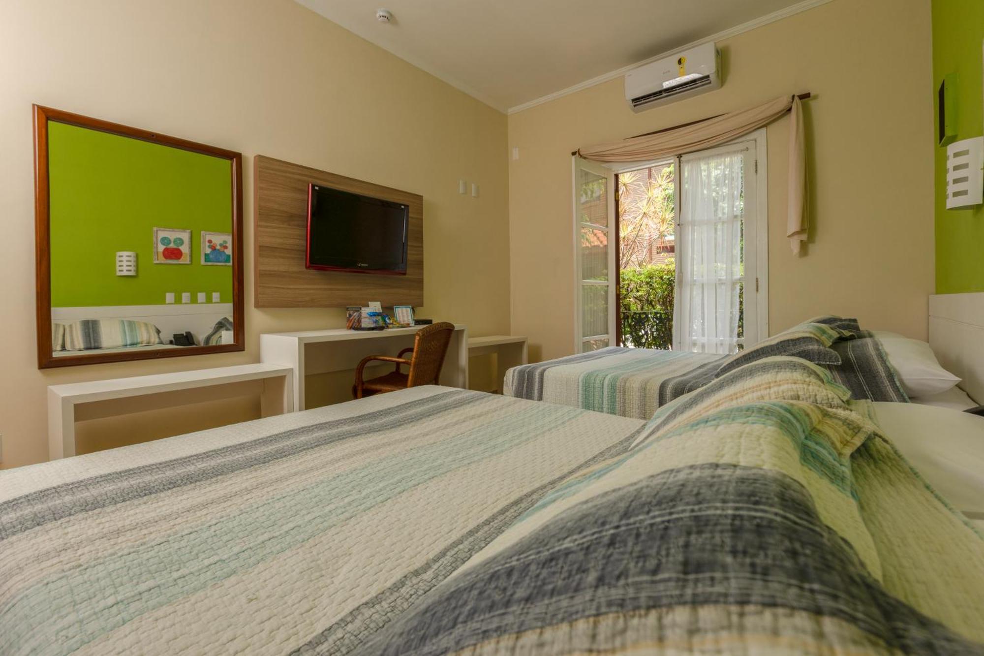 Family Room Garden View