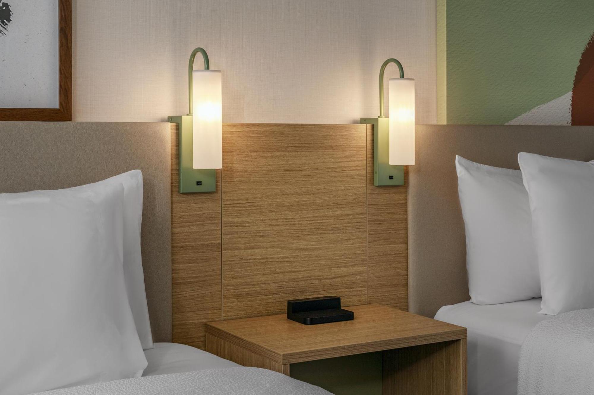 Zimmer mit 2 Queensize-Betten