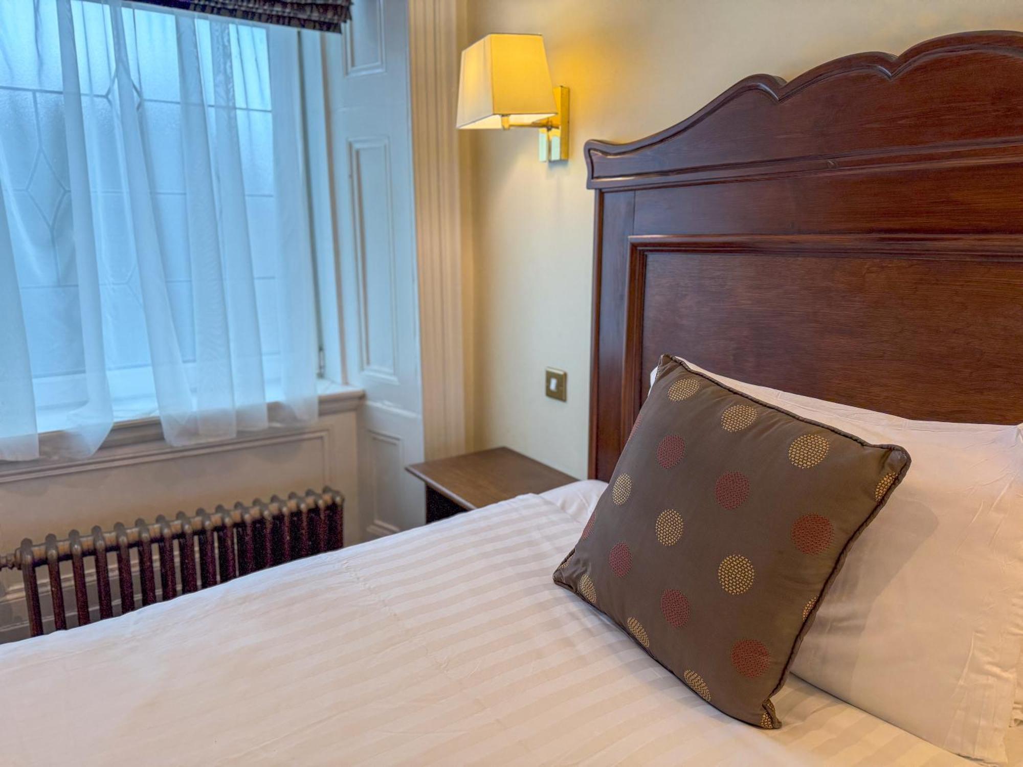 Single Guest Room