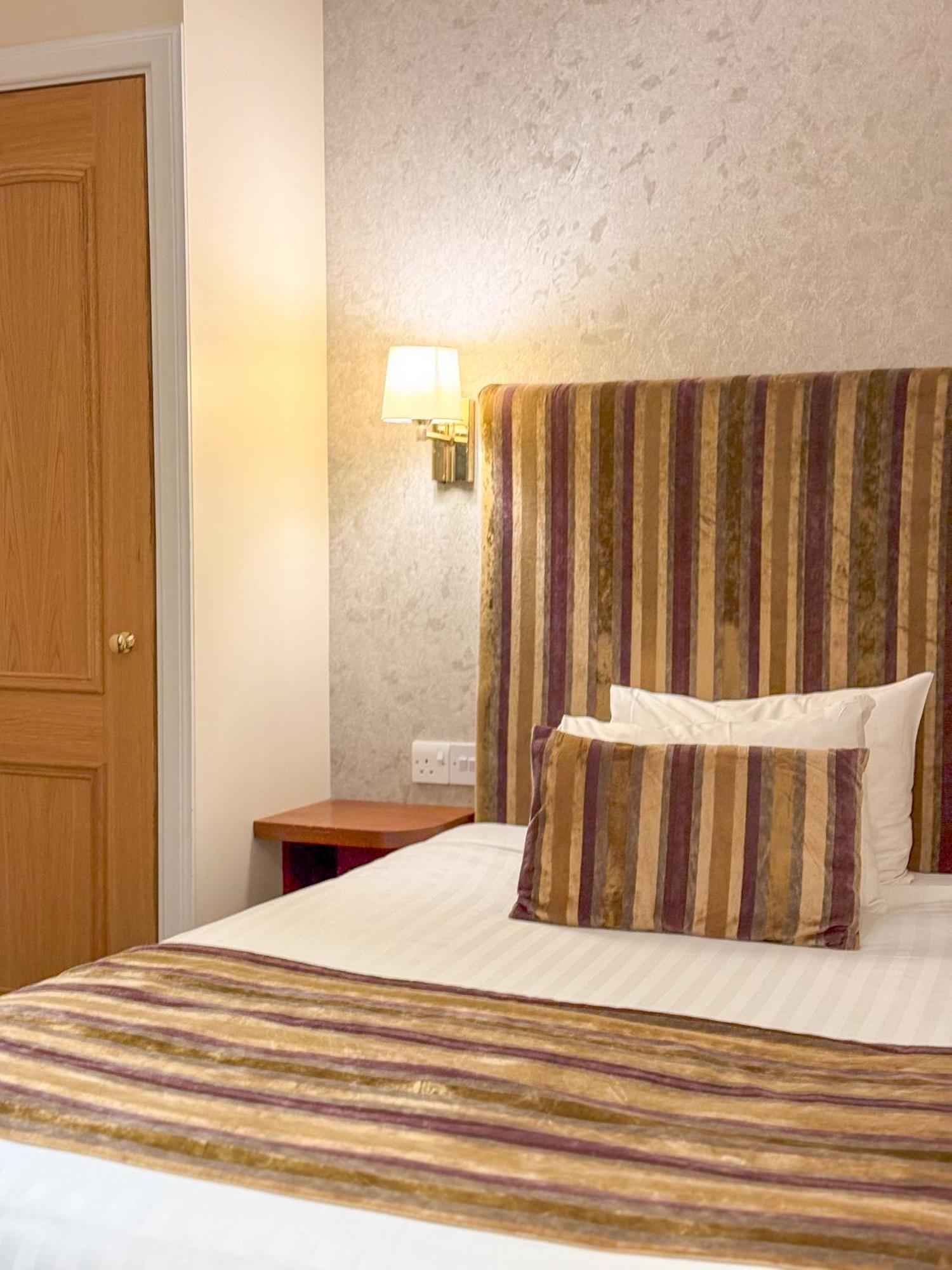 Single Guest Room