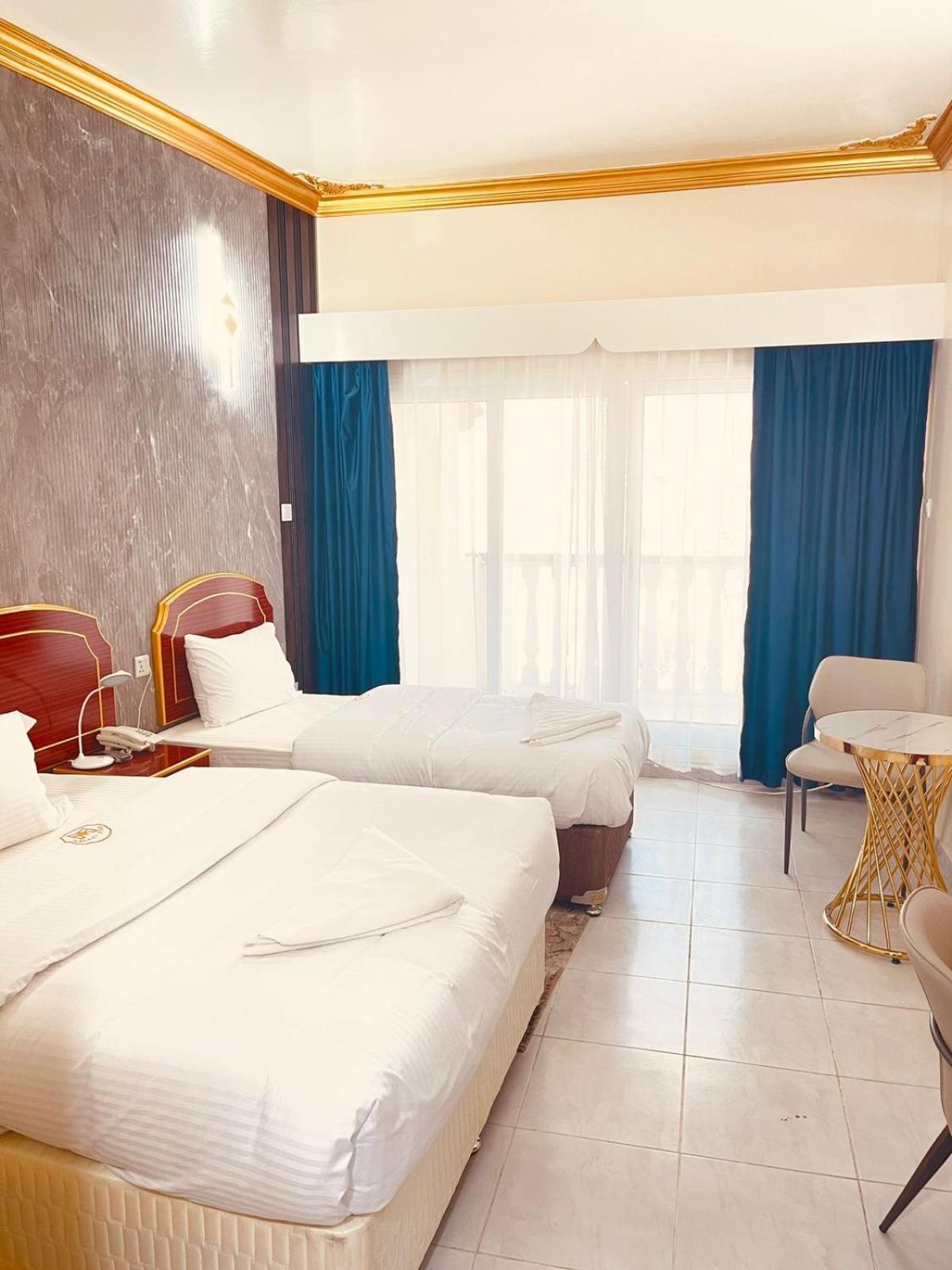 Deluxe Double Room (2 Adults + 1 Child)