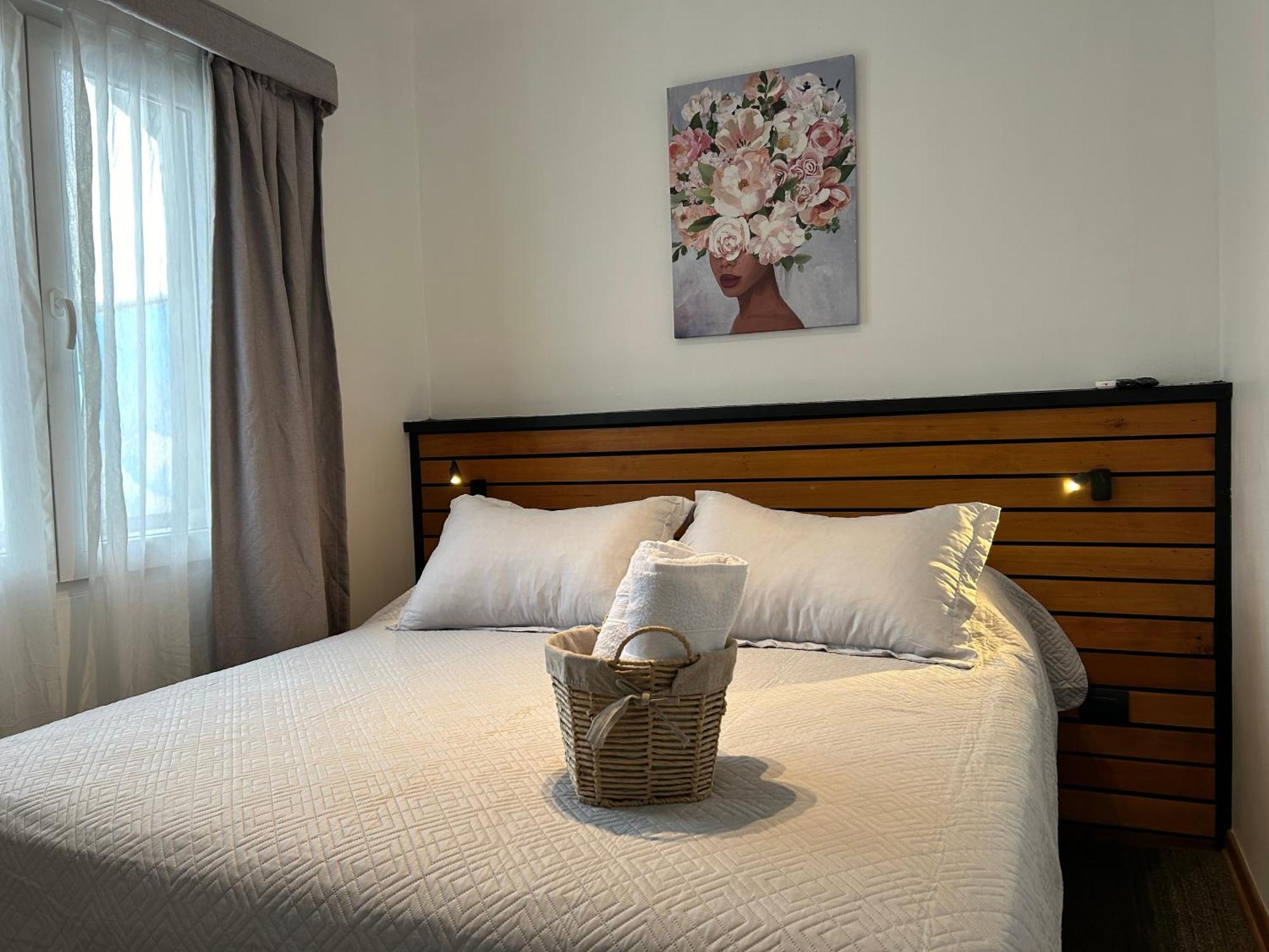 Double Room Private Bathroom