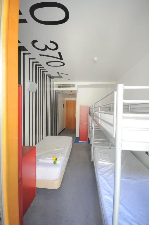 Bunk Bed Mixed Dormitory Room,1580755625:JPEG