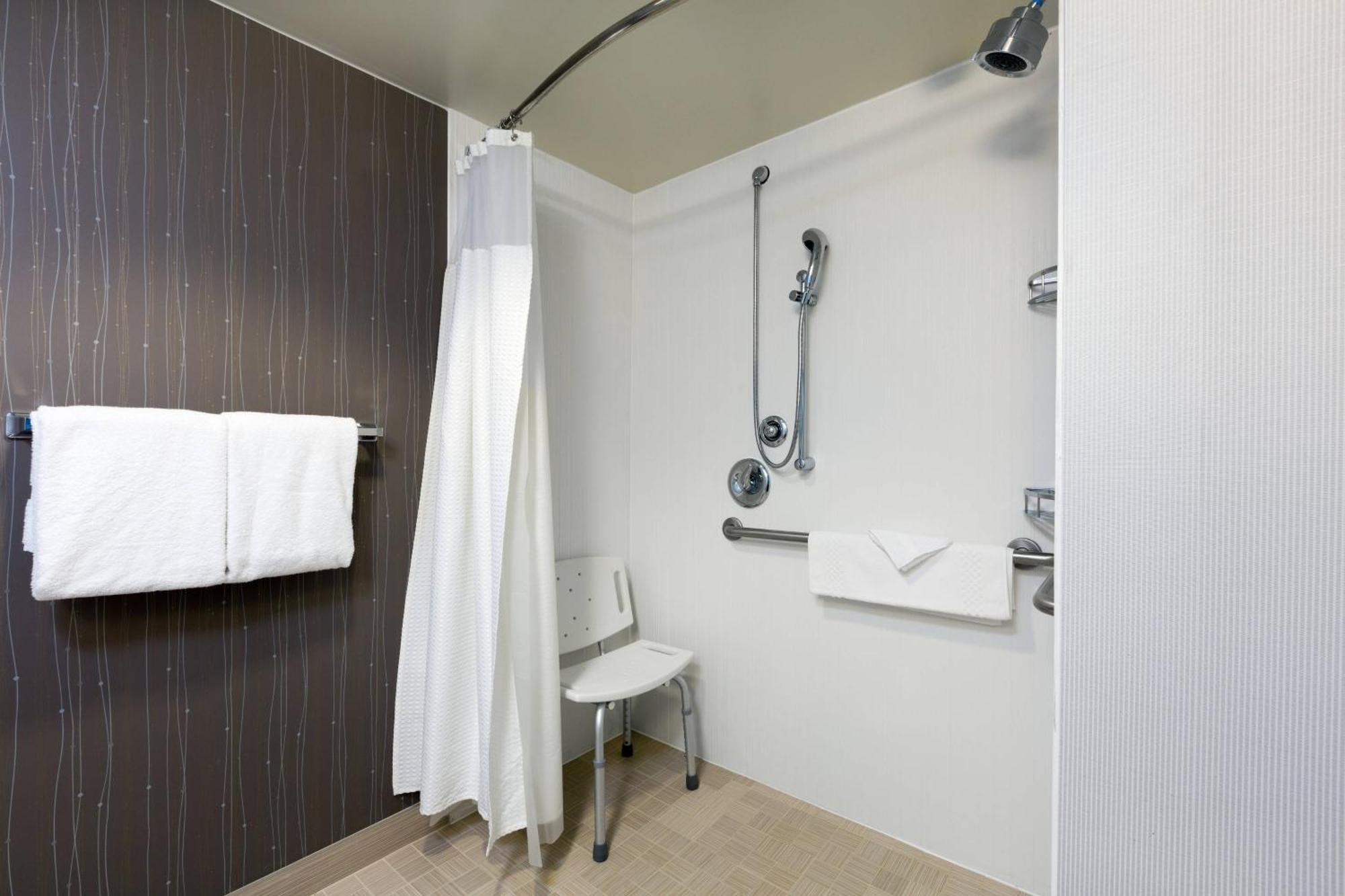 King Room - Hearing Accessible