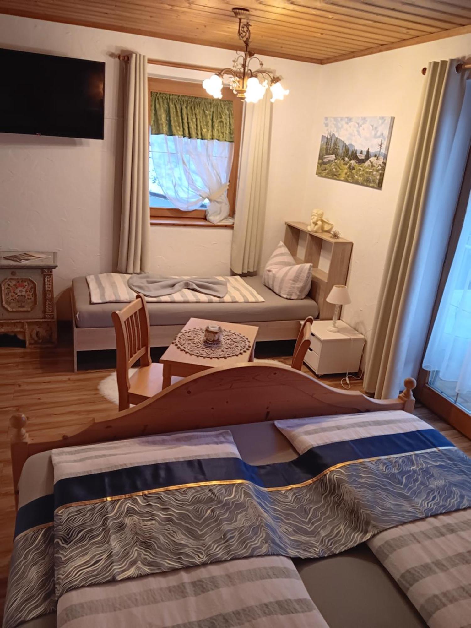 Doppelzimmer mit Balkon