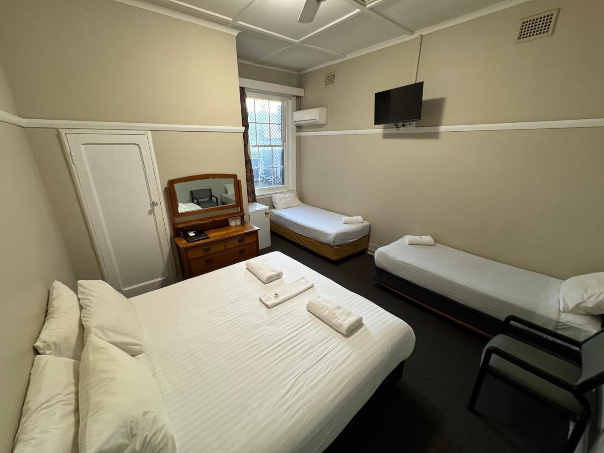 Triple Room with Private Bathroom