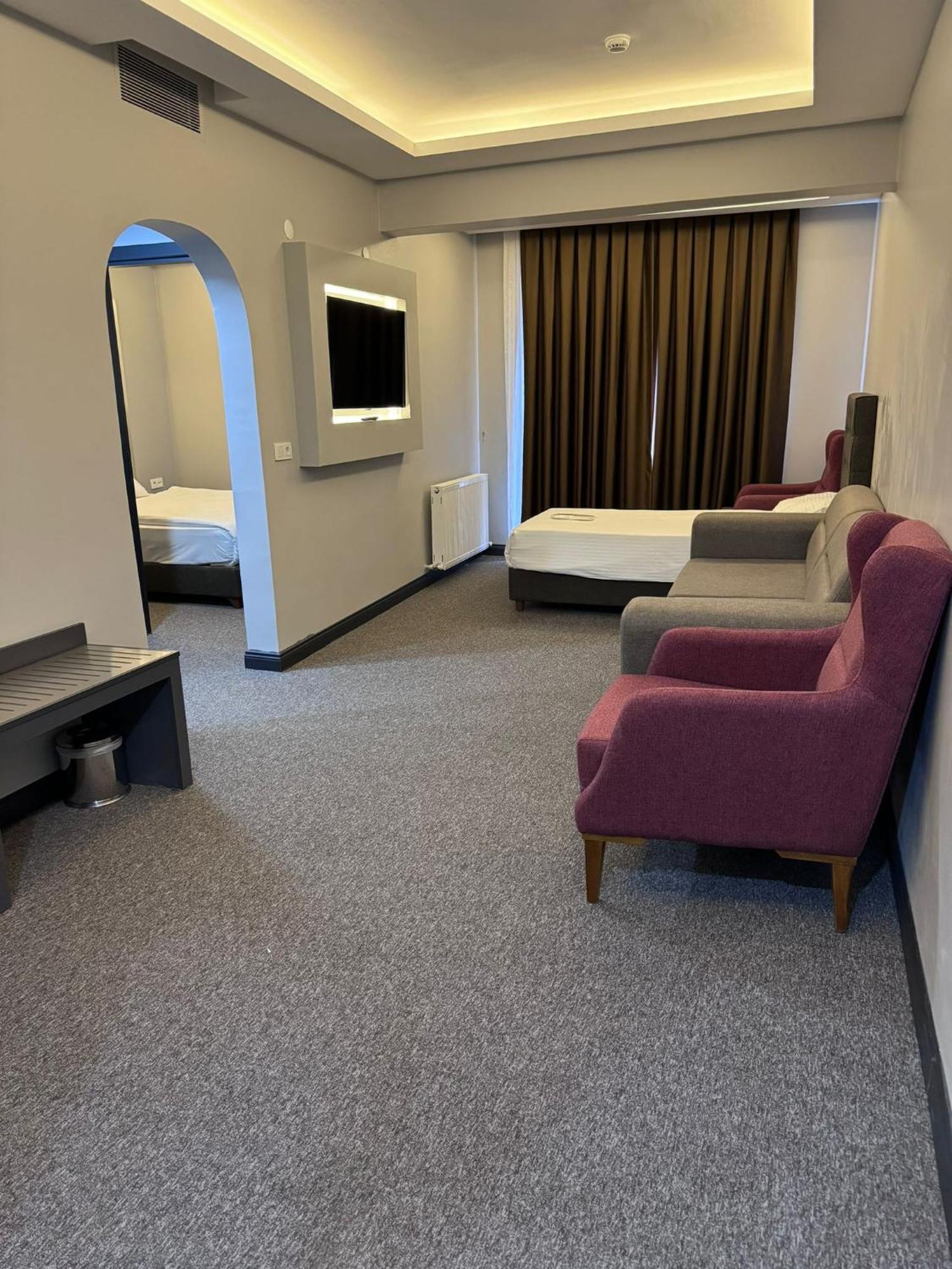 Deluxe Double or Twin Room