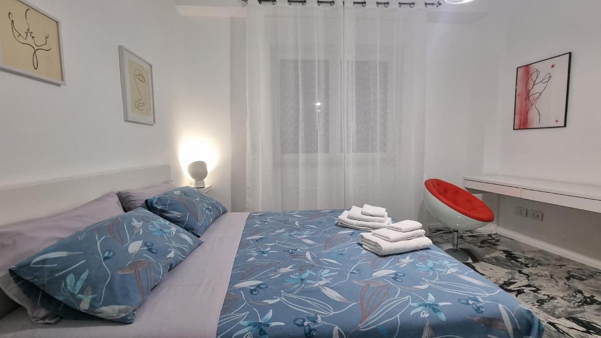 Double Room Private External Bathroom