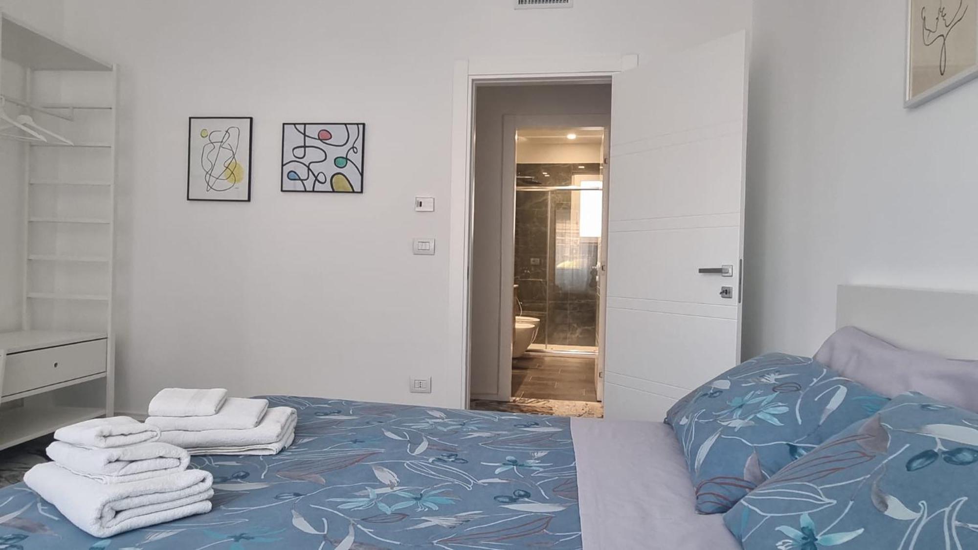 Double Room Private External Bathroom