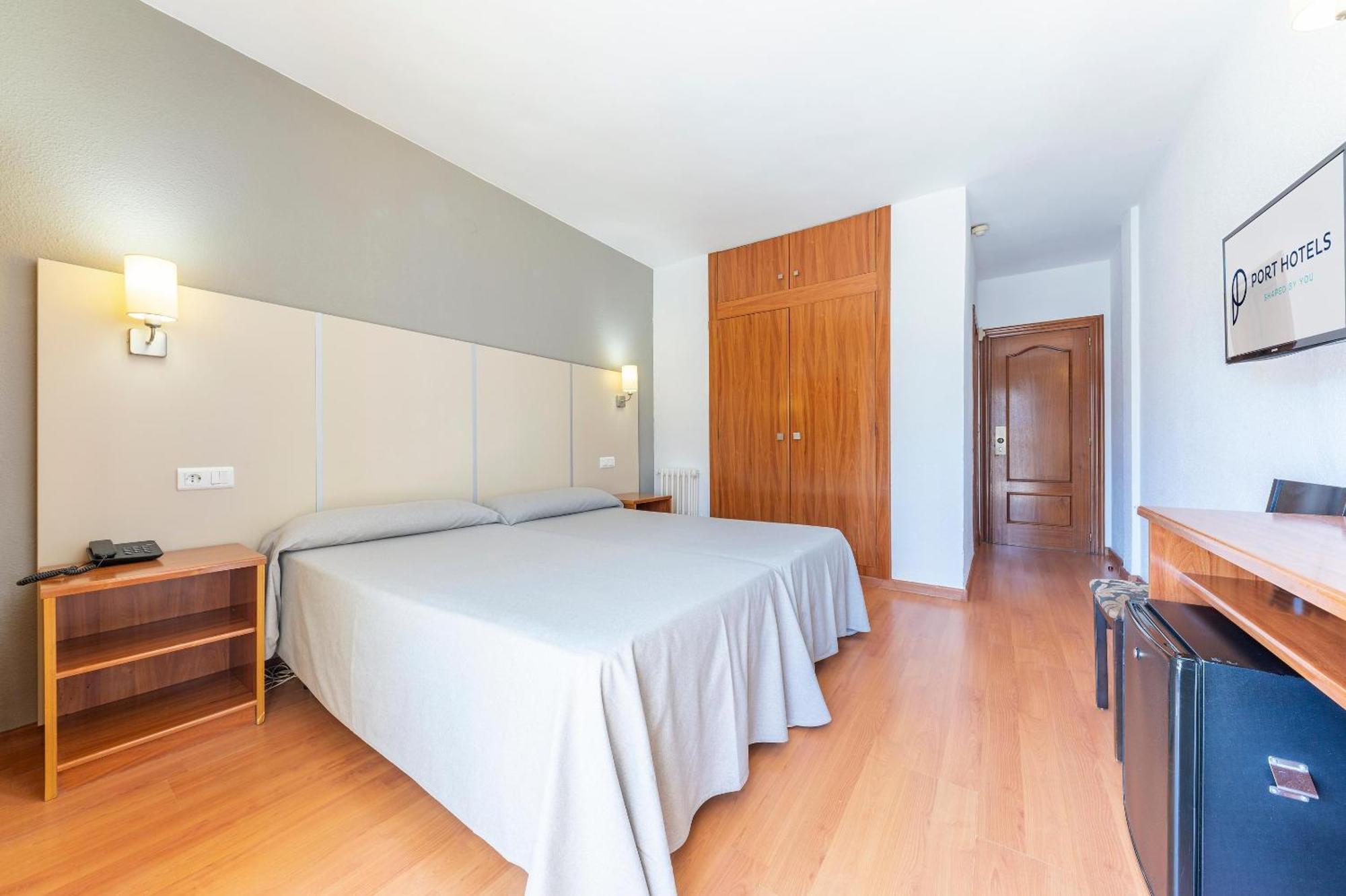 Essential Double Room with Pool view (2 Adults)