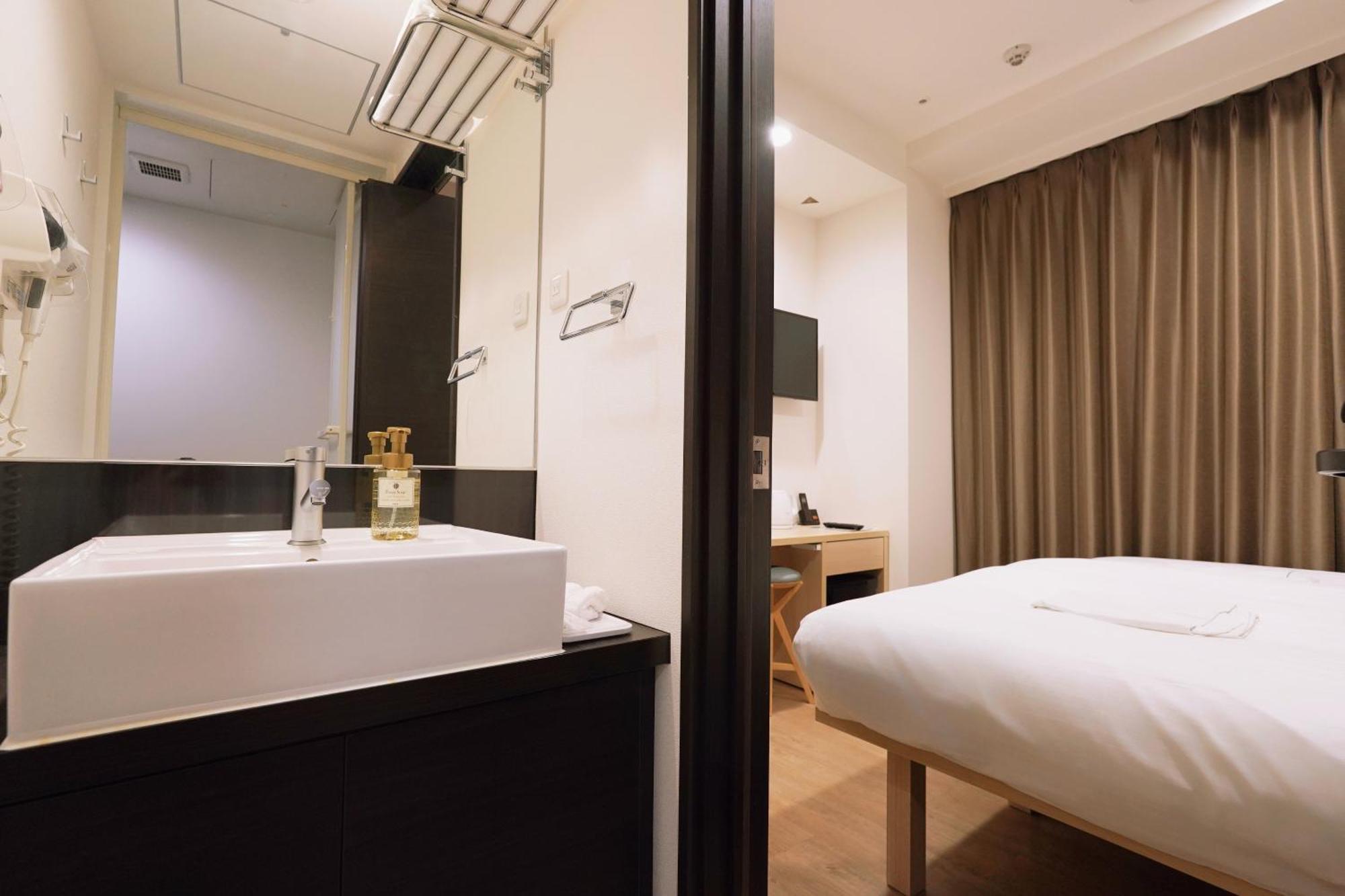 Twin Room,1639540617:JPEG