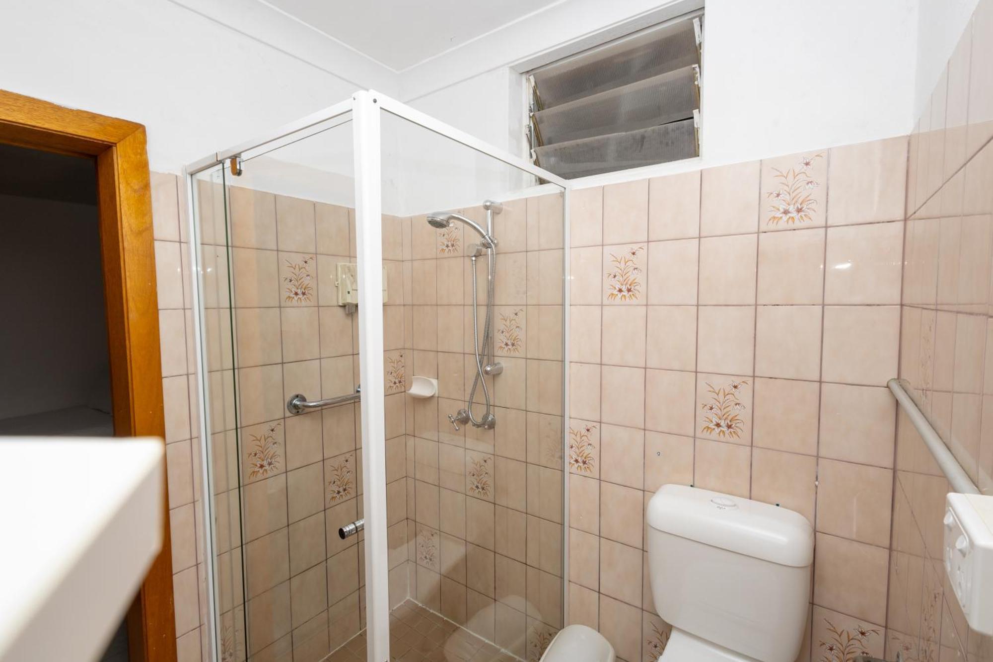Small Single Room,1640395461:JPEG