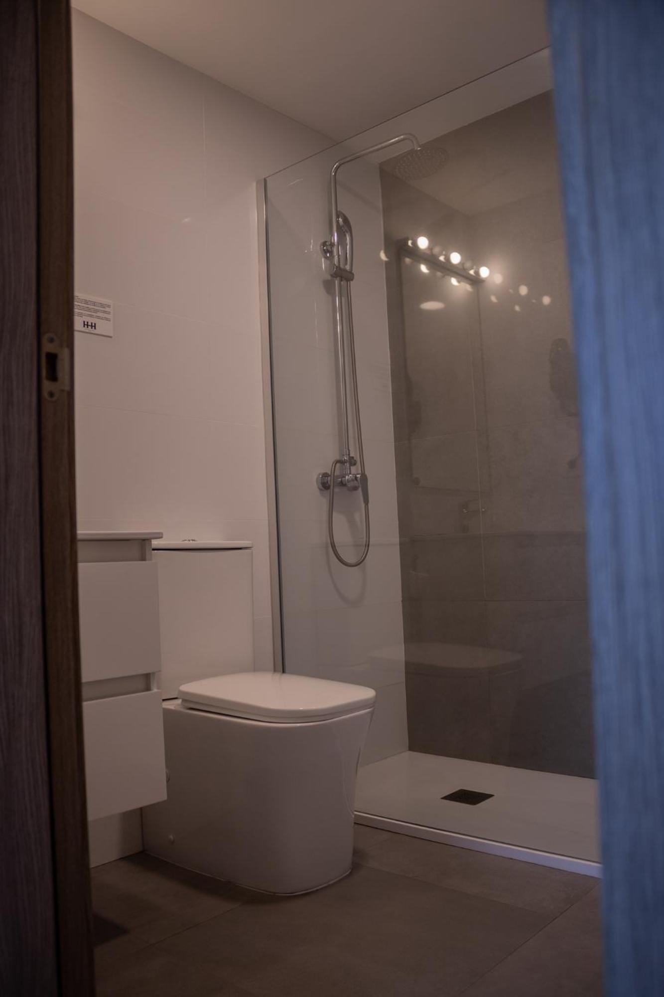 Twin Room,1641757717:JPEG