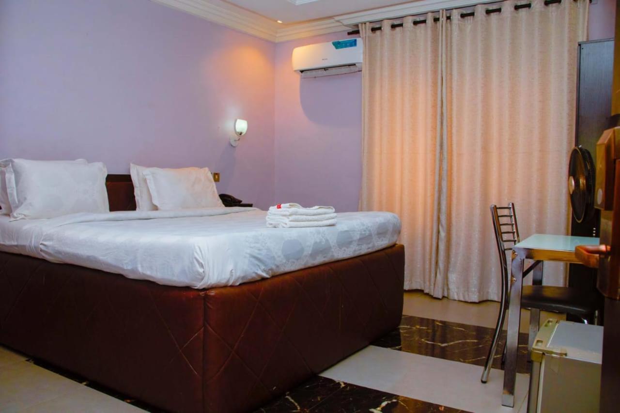Large Double Room