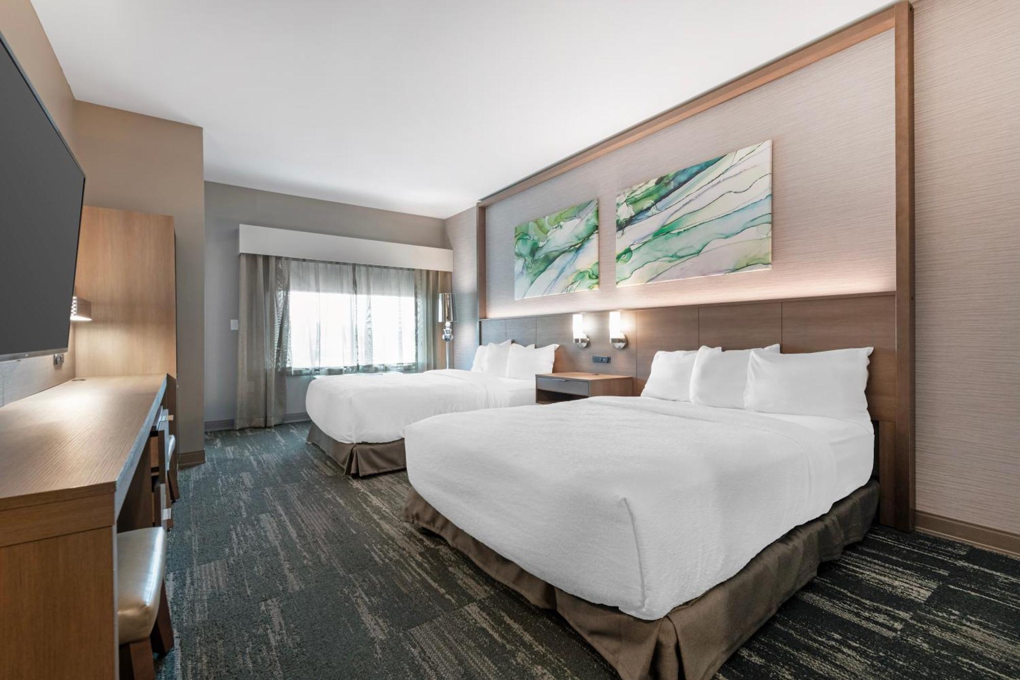 Queen Room with Two Queen Beds and Word Desk - Non-Smoking
